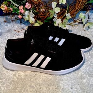 Adidas Cloudfoam ladies tennis shoes 👟